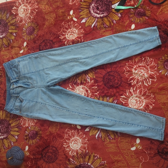 High Waisted Light Wash Jeans - Picture 1 of 5